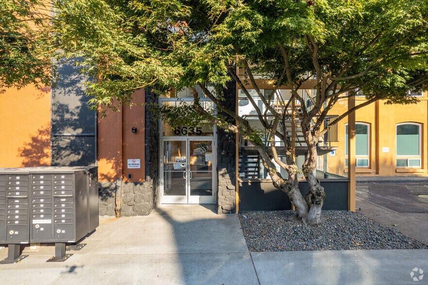 More Photos Of 6635 N Baltimore Ave, Portland Light Manufacturing For Lease