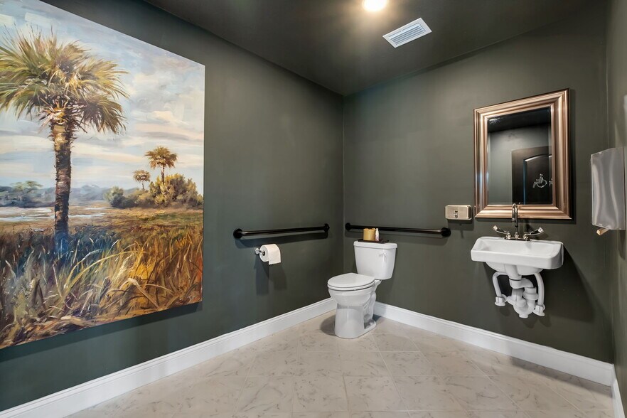 More Photos Of 4004 Golf Course Rd, Perry Lodge Meeting Hall For Sale