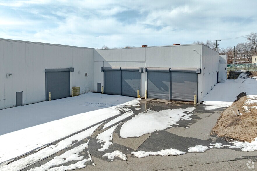 More Photos Of 240 Huntingdon Ave, Waterbury Warehouse For Lease