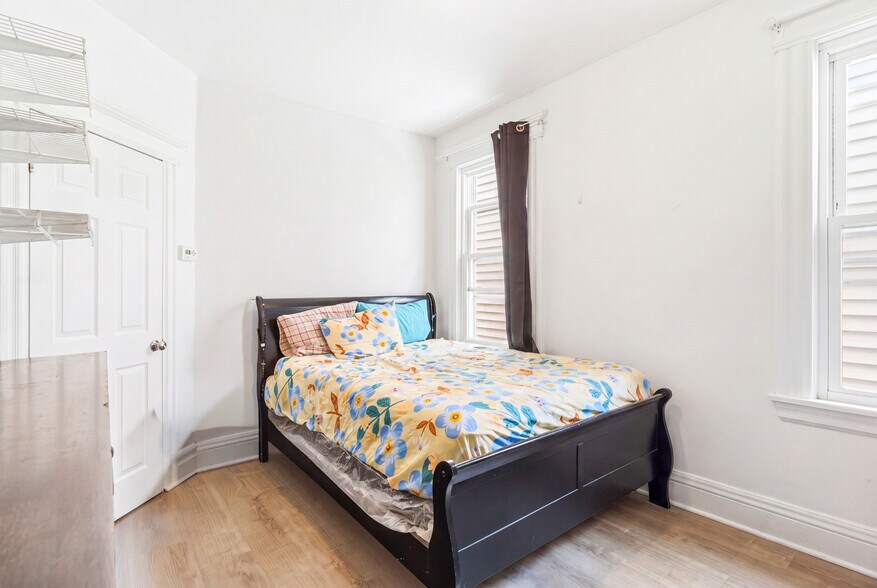 More Photos Of 369 E Kinney St, Newark Apartments For Sale