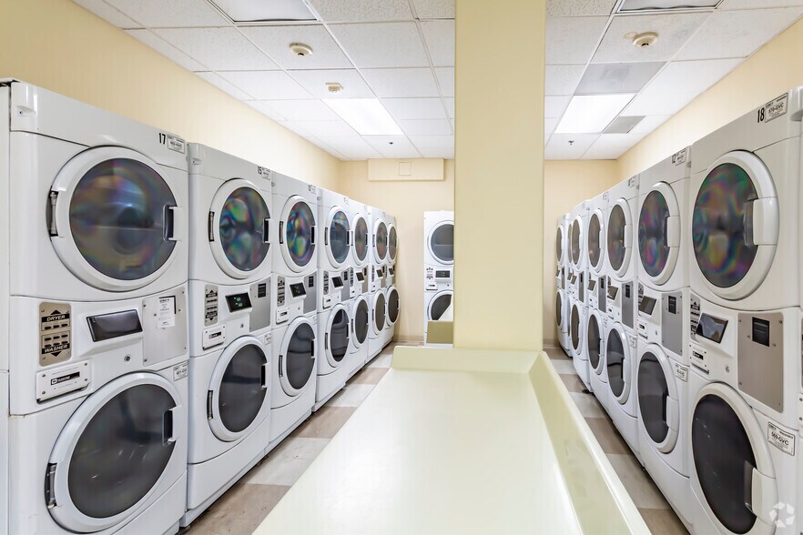 More Photos Of 801 National City Blvd, National City Multifamily For Sale