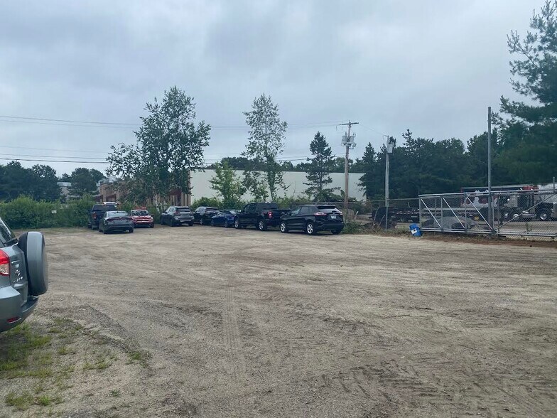 More Photos Of 1 Howe Dr, Amherst Warehouse For Sale