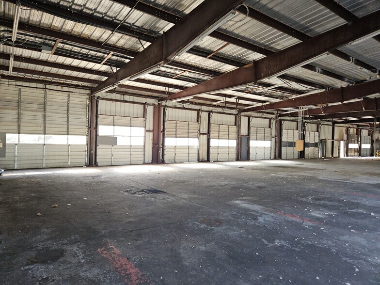 More Photos Of 5449 Covington Hwy, Decatur Auto Repair For Sale