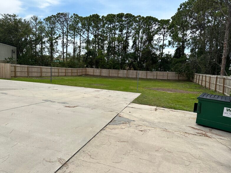 More Photos Of 772 Washburn Rd, Melbourne Light Manufacturing For Lease