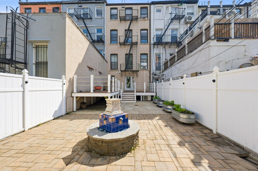 More Photos Of 117 President St, Brooklyn Apartments For Sale