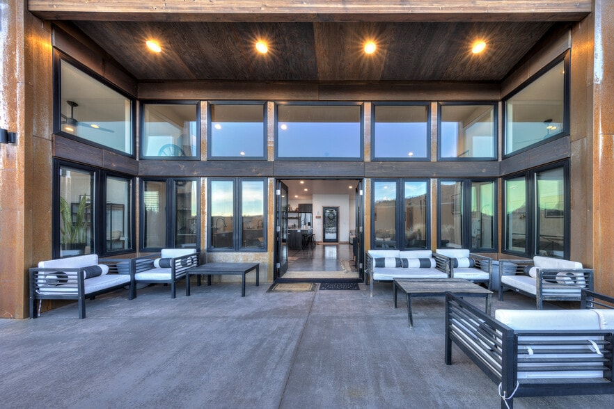 More Photos Of 171 Mt Peale Dr, Moab Specialty For Sale