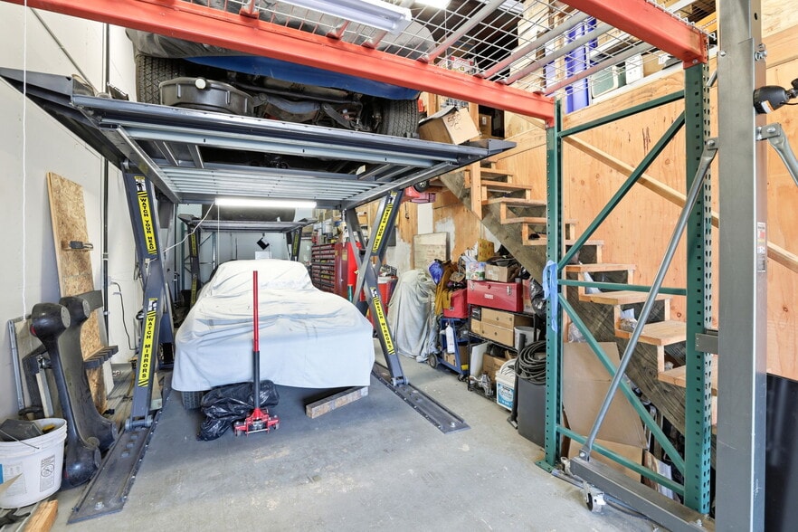 More Photos Of 580 Crespi Dr, Pacifica Warehouse For Sale