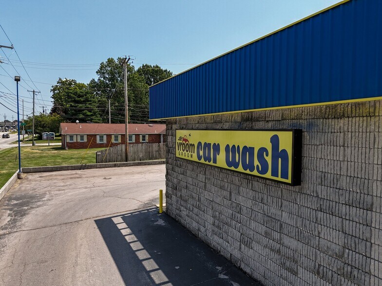 More Photos Of 2812 E Chestnut Expy, Springfield Carwash For Sale