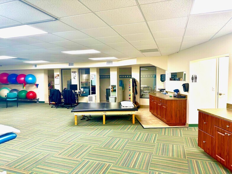 More Photos Of 6000 N Federal Hwy, Fort Lauderdale Medical For Lease