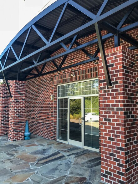 More Photos Of 1516 Old Trolley Rd, Summerville Office For Sale