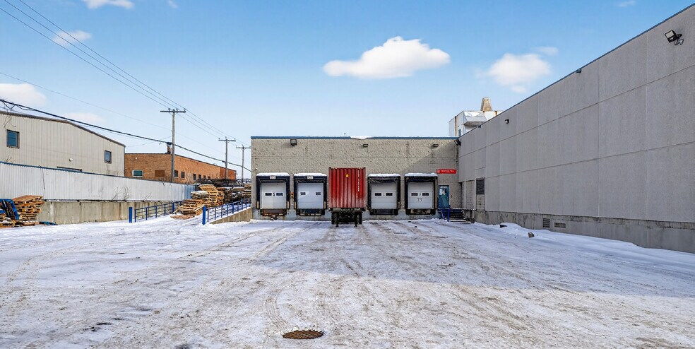 More Photos Of 330 Av Avro, Pointe-claire Warehouse For Sale