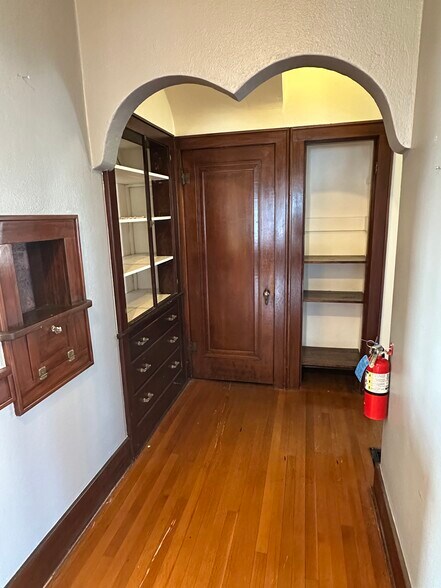 More Photos Of 9 Caulfield Ave, Camdenton Storefront Retail Office For Sale