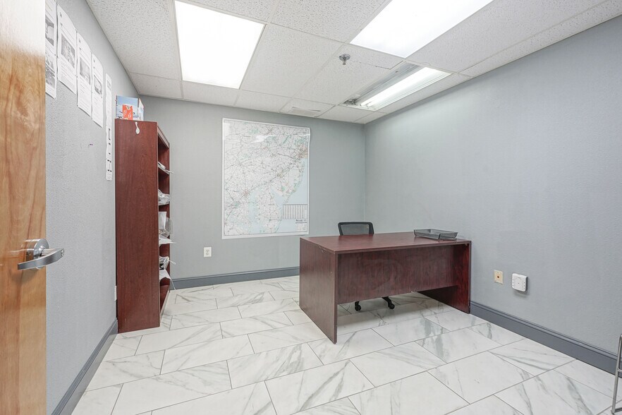 More Photos Of 49 Ironside Ct, Willingboro Manufacturing For Lease