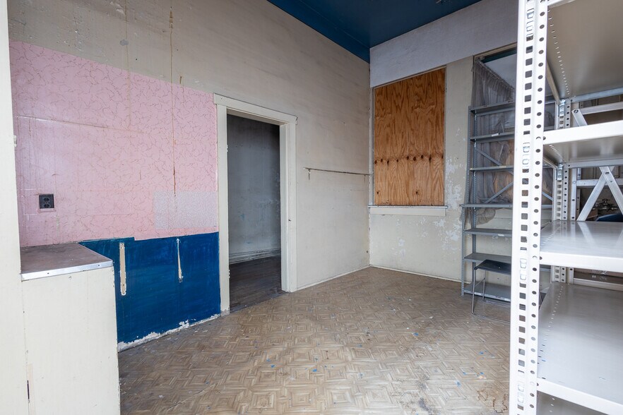 More Photos Of 2313 13th, Columbus General Retail For Sale