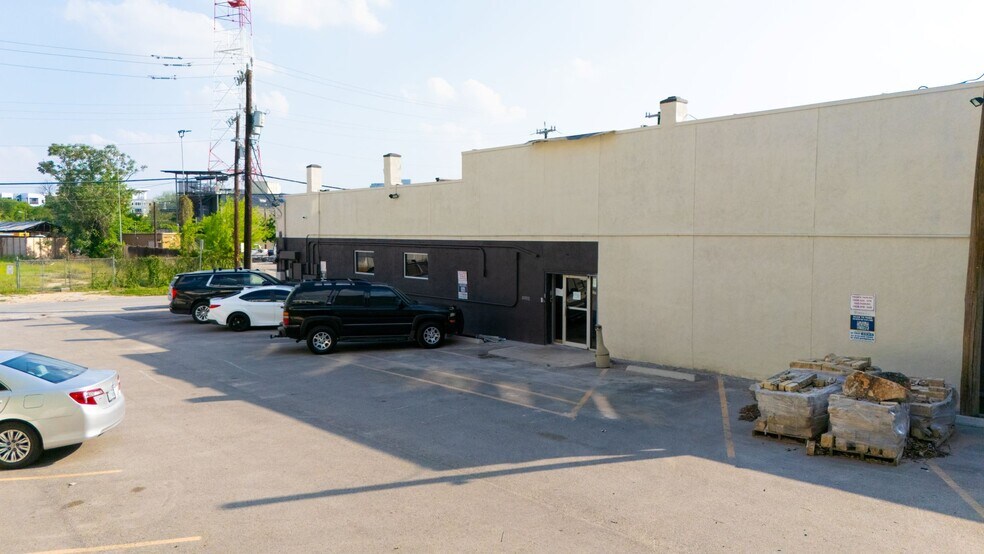 More Photos Of 915 Dallas St, San Antonio Loft Creative Space For Lease