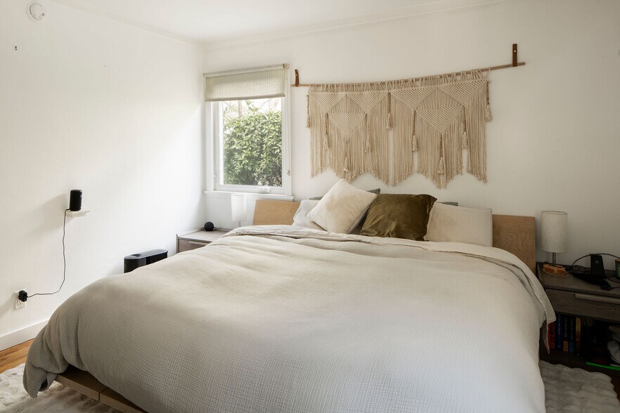 More Photos Of 608 Westminster Ave, Venice Apartments For Sale