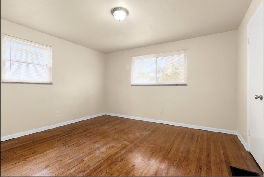 More Photos Of 2743-2767 Eakin Rd, Columbus Apartments For Sale