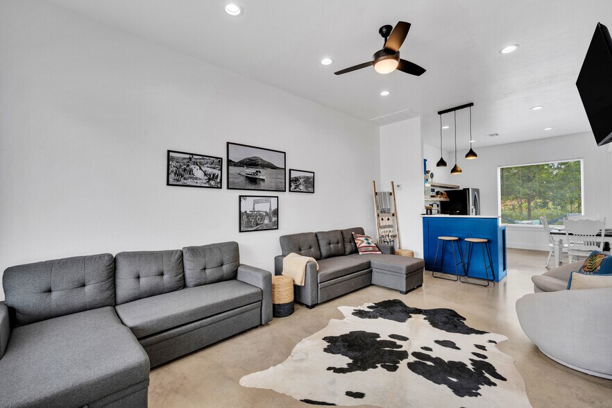 More Photos Of 115 Sheridan North St, Medicine Park Multifamily For Sale