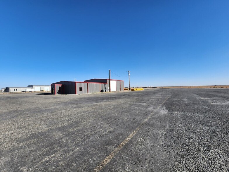 More Photos Of 23 County Rd 424, Pecos Warehouse For Lease