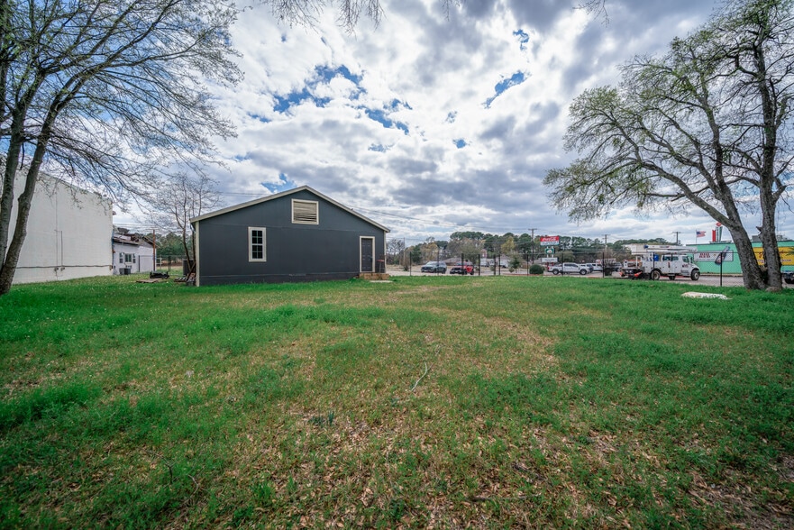 More Photos Of 1505 E Marshall Ave, Longview Medical For Sale