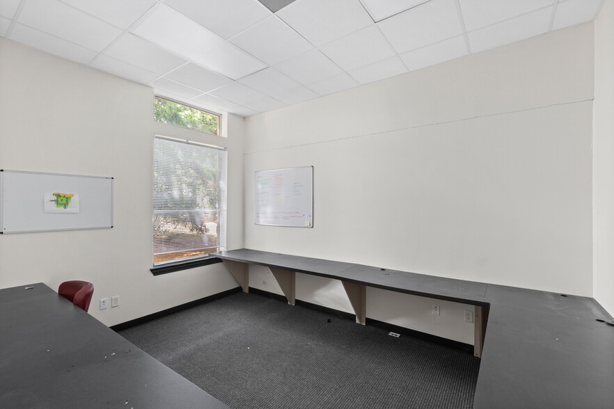 More Photos Of 8125 N Sam Houston Pky W, Houston Medical For Sale