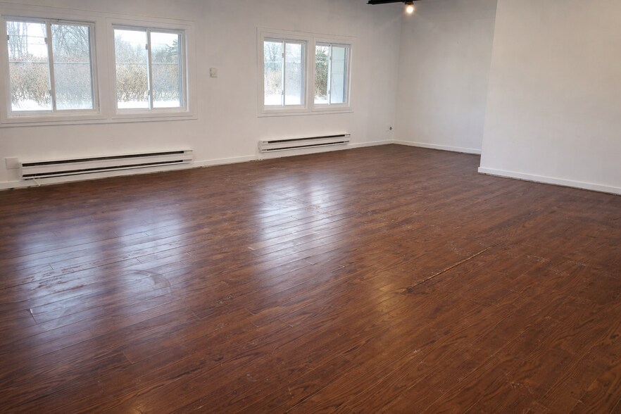 More Photos Of 5450 Canotek Rd, Ottawa Light Manufacturing For Sale