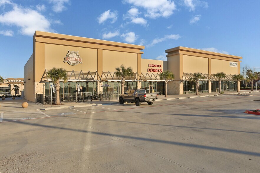 More Photos Of 3300 Bayport Blvd, Seabrook Storefront For Lease