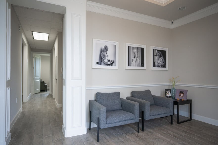 More Photos Of 830 Julie Rivers Dr, Sugar Land Office For Sale