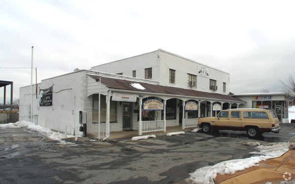 More Photos Of 9859-9867 Main St, Damascus Storefront Retail Office For Sale