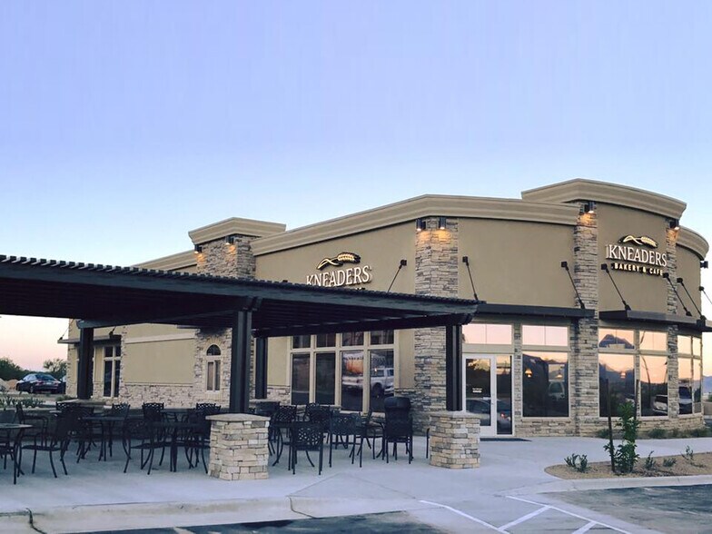 More Photos Of 9660 N Oracle Rd, Oro Valley Fast Food For Lease
