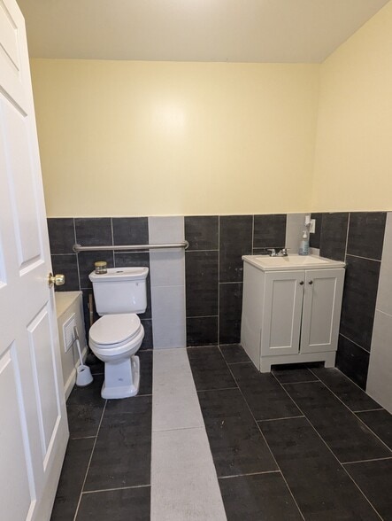 More Photos Of 221-223 MLK Dr, Jersey City Multifamily For Lease