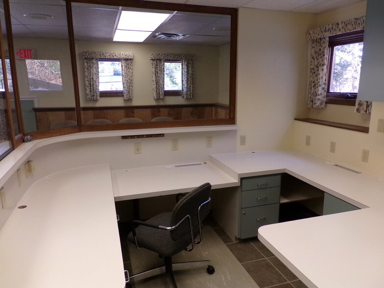 More Photos Of 401 Gilford Ave, Gilford Office For Lease