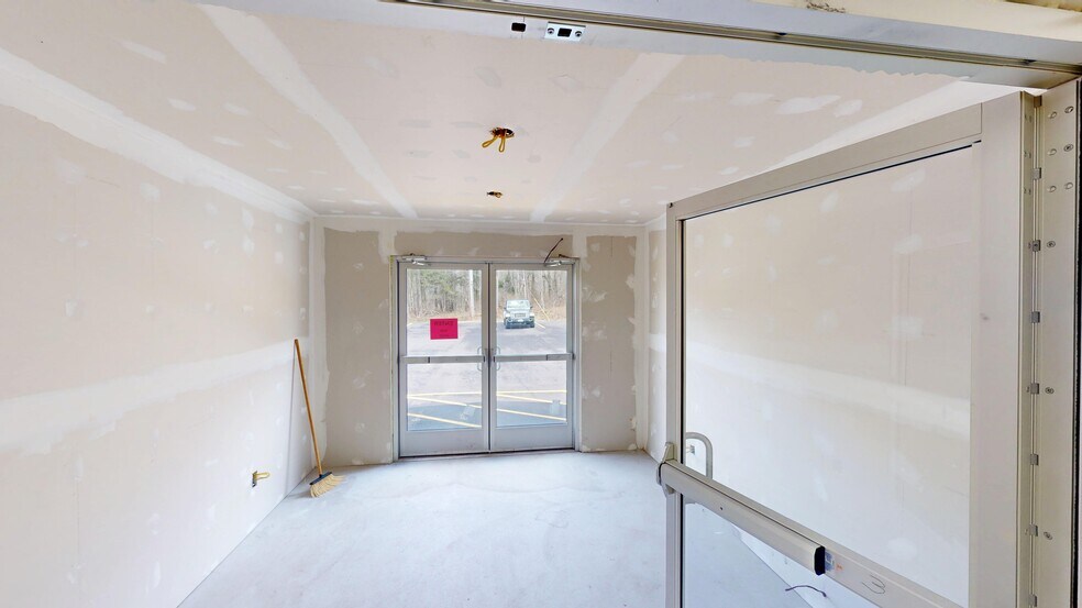 More Photos Of 4250 N State St, Salamanca Freestanding For Sale