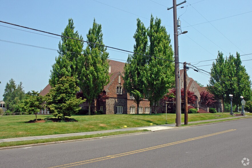 More Photos Of 2931 SE Harrison St, Portland Religious Facility For Lease