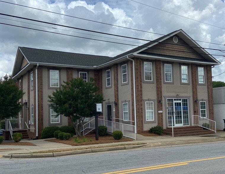 1627 E North St, Greenville, SC 29607 Office For Lease