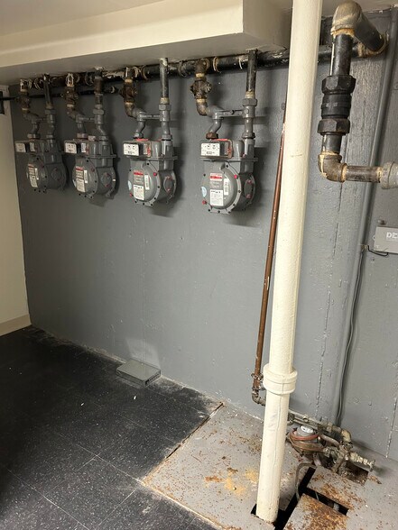 More Photos Of 4011 Hylan Blvd, Staten Island Storefront For Sale