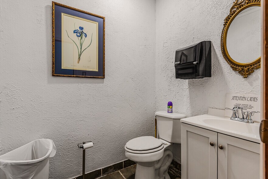 More Photos Of 7990 S 300 W, Columbus Flex For Sale