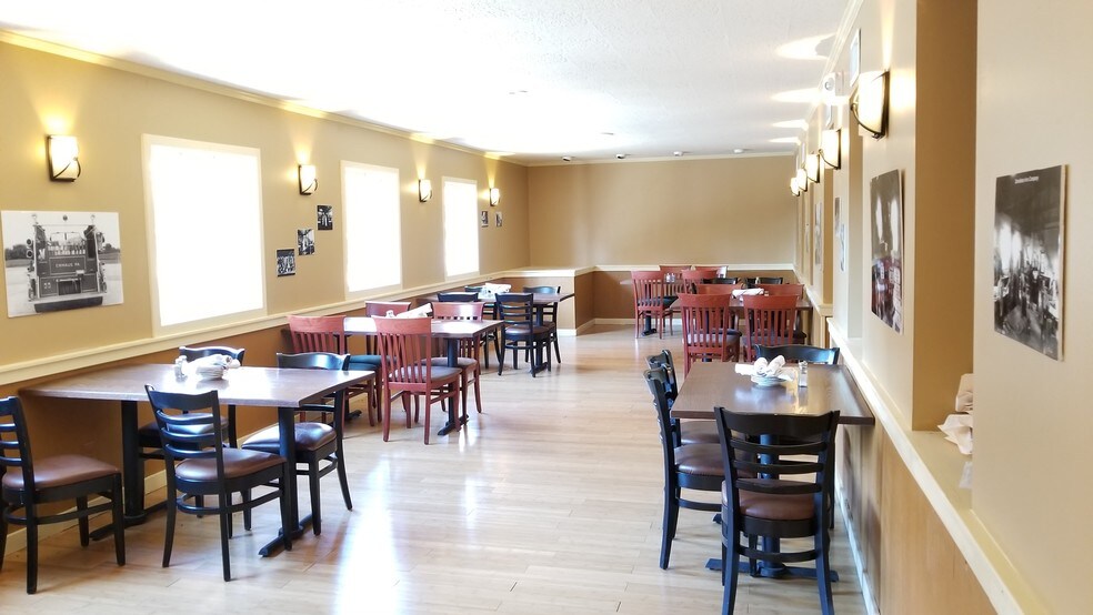 More Photos Of 194-198 Main St, Emmaus Restaurant For Lease
