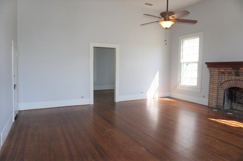 More Photos Of 668 N Main St, Jasper Storefront Retail Office For Sale