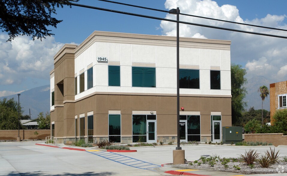 More Photos Of 1945 W 9th St, Upland Loft Creative Space For Lease