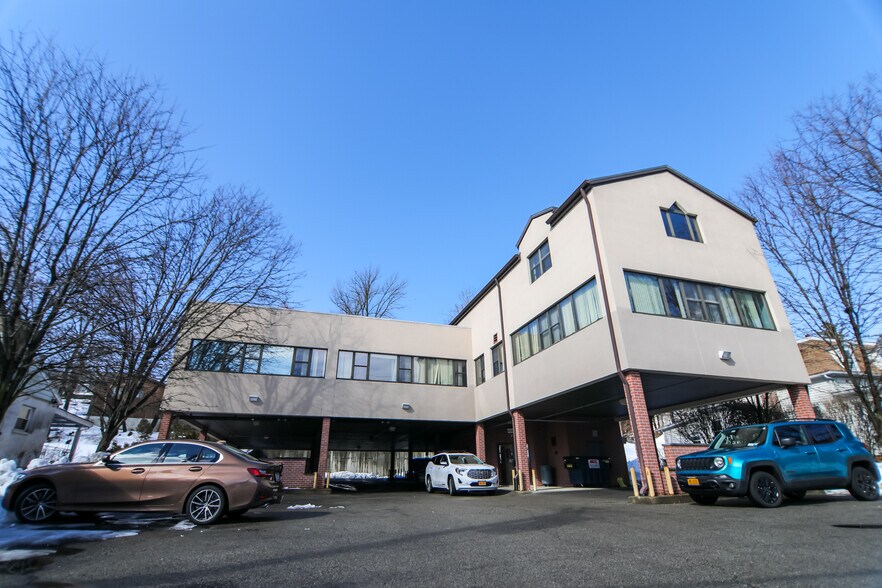 More Photos Of 8 Revolutionary Rd, Ossining Medical For Lease