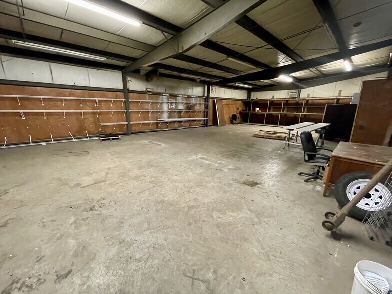 More Photos Of 2689 Livingston Rd, Jackson Warehouse For Sale