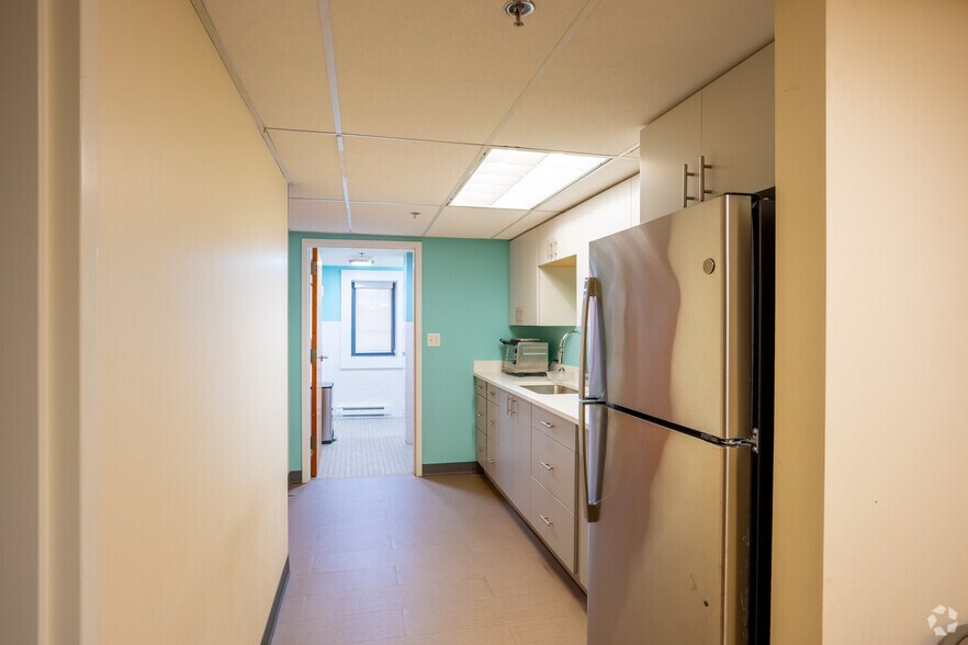 More Photos Of 810 Memorial Dr, Cambridge Office For Lease