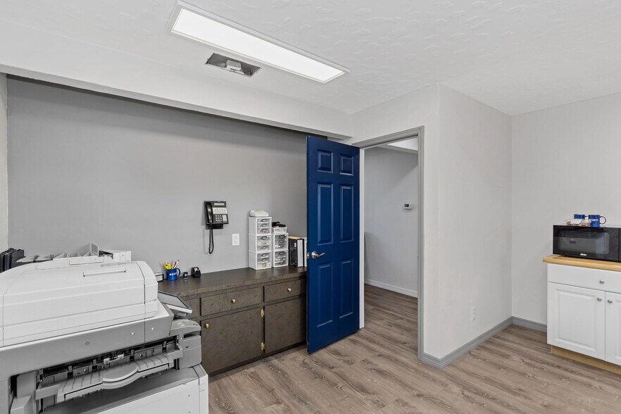 More Photos Of 2645 Sunset Point Rd, Clearwater Freestanding For Lease