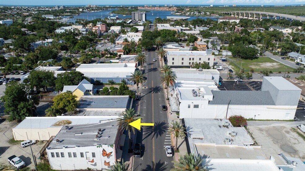 More Photos Of 419 Canal St, New Smyrna Beach Storefront Retail Office For Lease