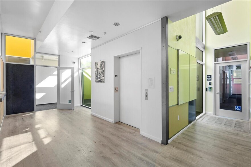 More Photos Of 482 W MacArthur Blvd, Oakland Medical For Sale