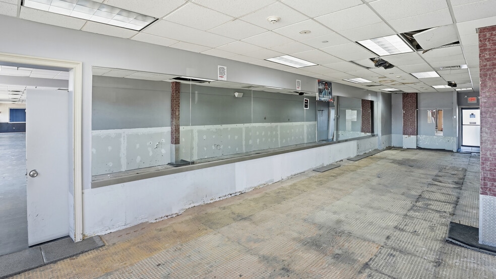 More Photos Of 117-133 Merrick Ave, Merrick Storefront For Lease