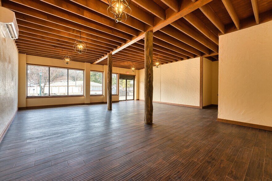 More Photos Of 600 Park Ave, Hot Springs National Park Freestanding For Lease