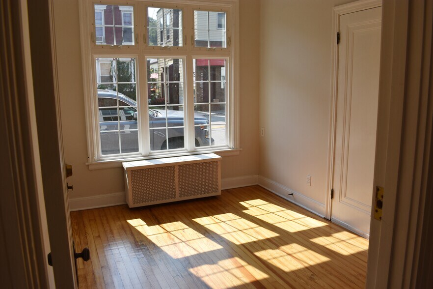 More Photos Of 625 6th Ave, Dayton Medical For Lease