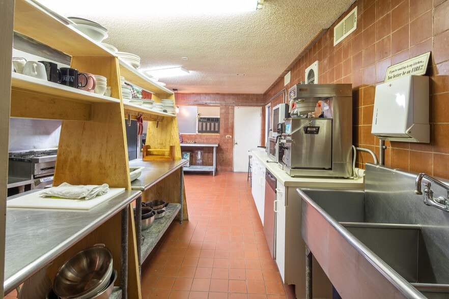 More Photos Of 2386 Colleen Dr, Canyon Lake Hotel For Sale